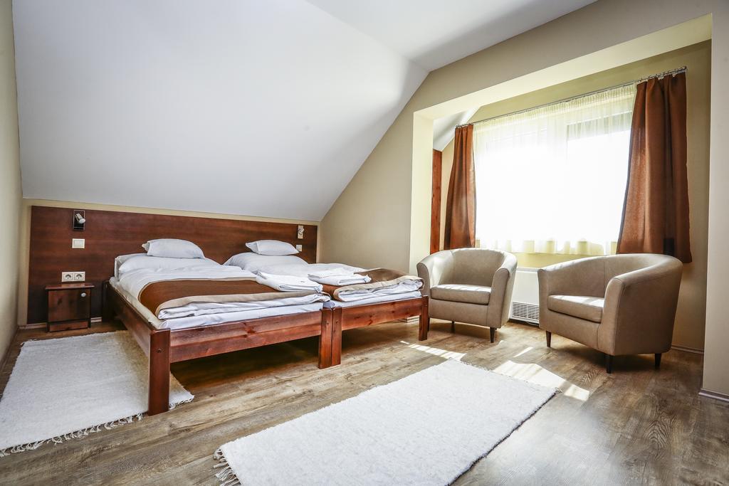 Granatalma Vendeghaz Hotel Fehervarcsurgo Room photo